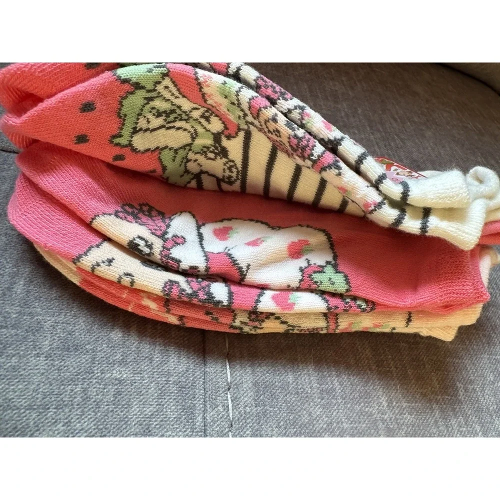 Strawberry Shortcake No-show Socks Size 4-9  Three Pair